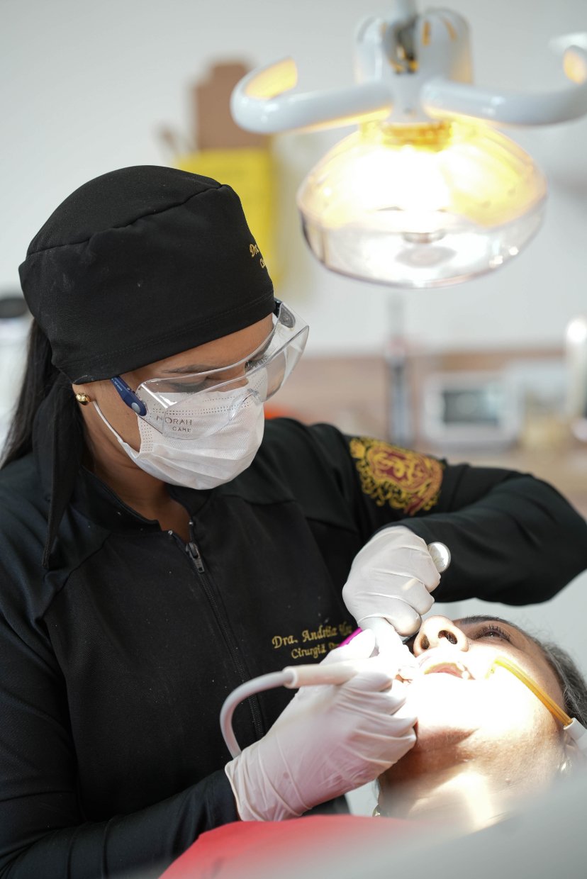 Dra. Andréia Mota em atendimento